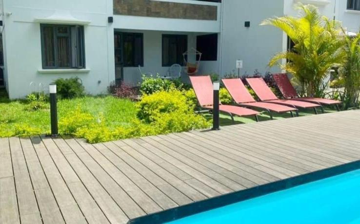 Sunkissed - Brand New Beach Apartment Located 50M From Beach Flic en Flac Экстерьер фото